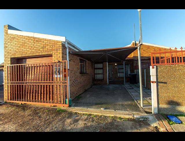 3 BEDROOM TOWNHOUSE FOR SALE IN PEERLESS PARK WEST